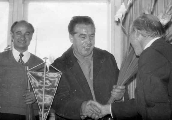 2.9.1972, přátelské utkání Medizin Dresden - Hvězda Trnovany, vedoucí obou družstev F.Nachmann a J.Brade
