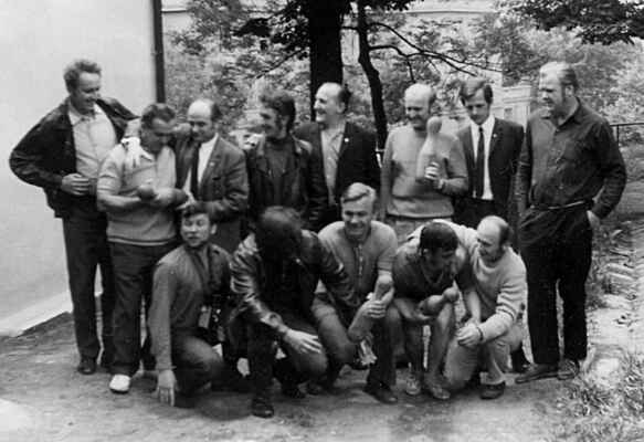 17.6.1972, přátelské utkání Hvězda Trnovany - Medizin Dresden, zleva: J.Kandl, F.Nachtmann ... M.Houdek, J.Seeman ... Schneler,  dole: Svoboda, Hans Ornament, L.Procházka, P.Petřík, O.Birkner