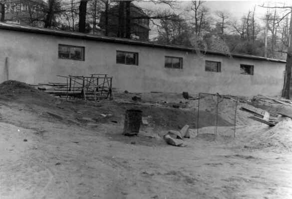 1980 - stavba přístavku