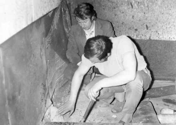 1976 - Míla Houdek má problém s kamenem v dopadišti na dráze č.1