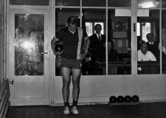 2.9.1972, přátelské utkání Medizin Dresden - Hvězda Trnovany, zezadu: L.Procházka