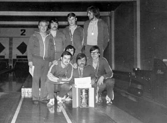 1980 - finále KP, A-čko: stojící: F.nachtmann, V.Petřík, J.Seeman, J.Horák    dole: L.Gúhl ml., J.Kandl ml., P.Petřík. L.Voráček