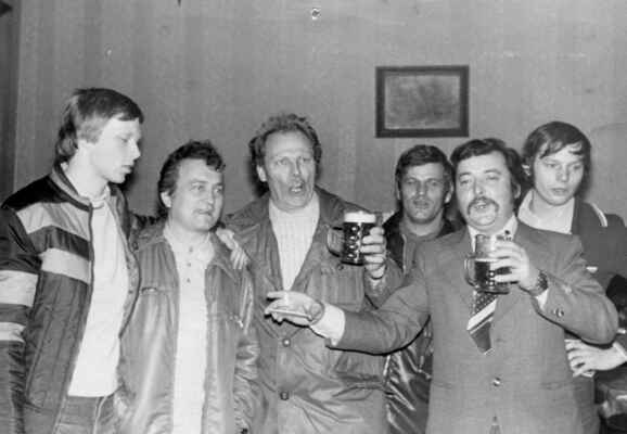 24.12.1979 - vánoční "svíčková" ve Skaláku: P.Jakoubek, A.Watzka, F.Jakoubek, J.Polák, Skramuvský, Z.Hruška