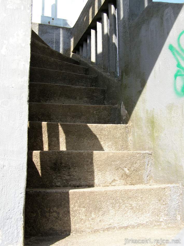 rozhledna Réna Ivančice - schody