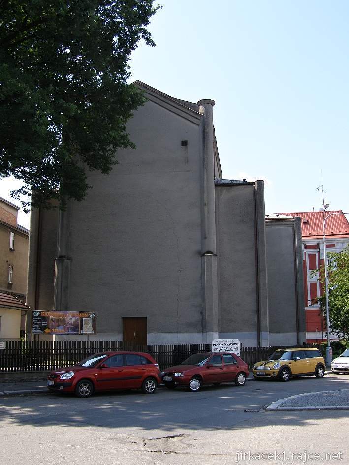 Nový Jičín - bývalá židovská synagoga - boční pohled