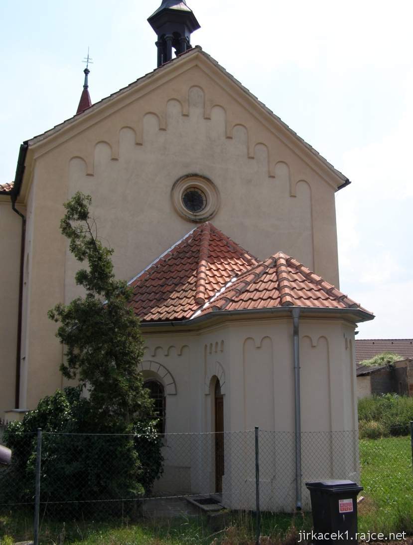 Třebotov - Kostel sv. Martina 05 - presbytář