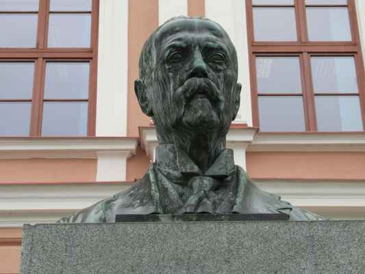 Busta T.G.Masaryka (Jan Strursa 1920-21)