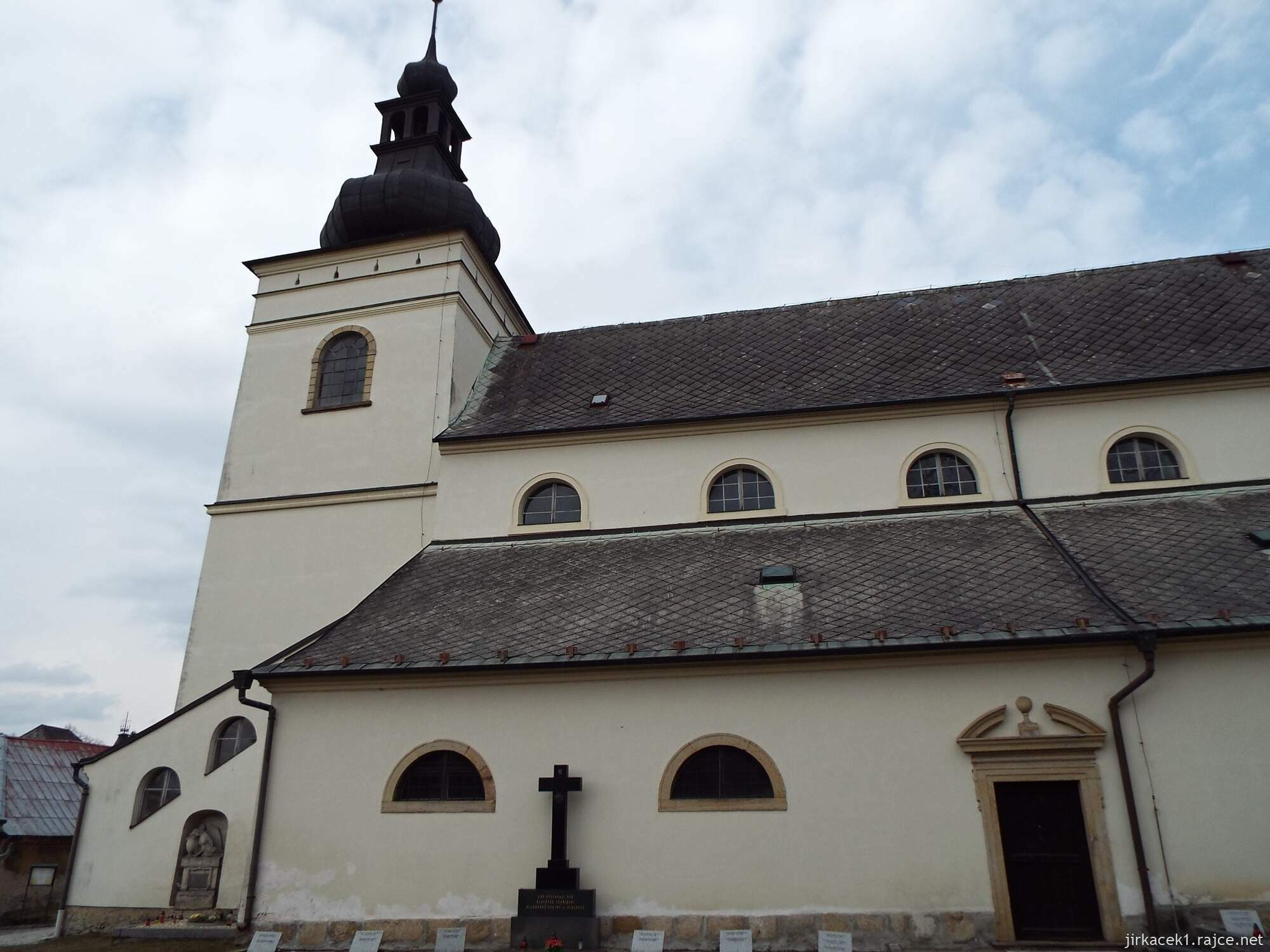 45 - Svitavy - Kostel sv. Jiljí 12 - hroby redemptoristů​ a řádových sester sv. Vincence