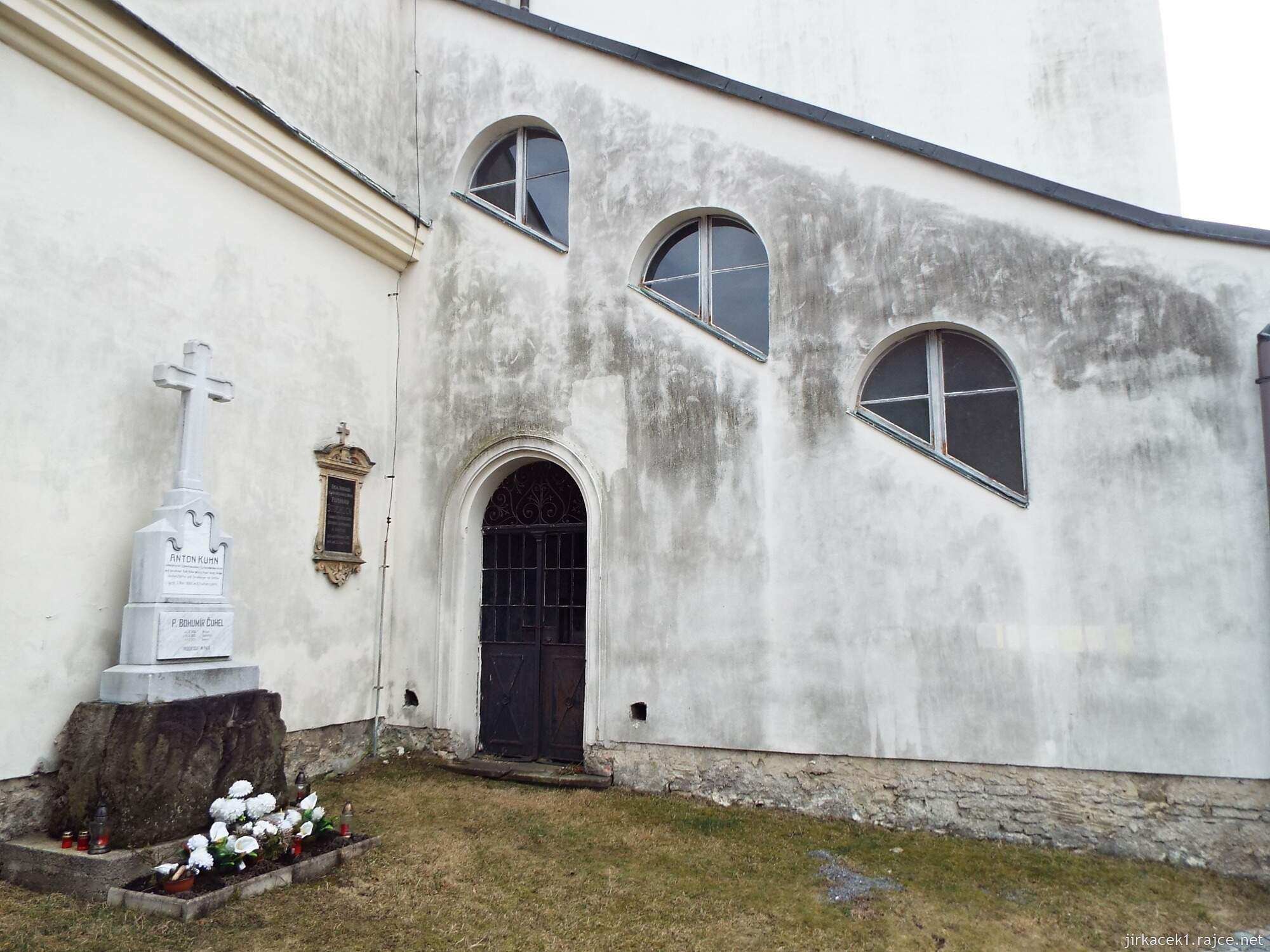 45 - Svitavy - Kostel sv. Jiljí 24 - hrob a schodiště