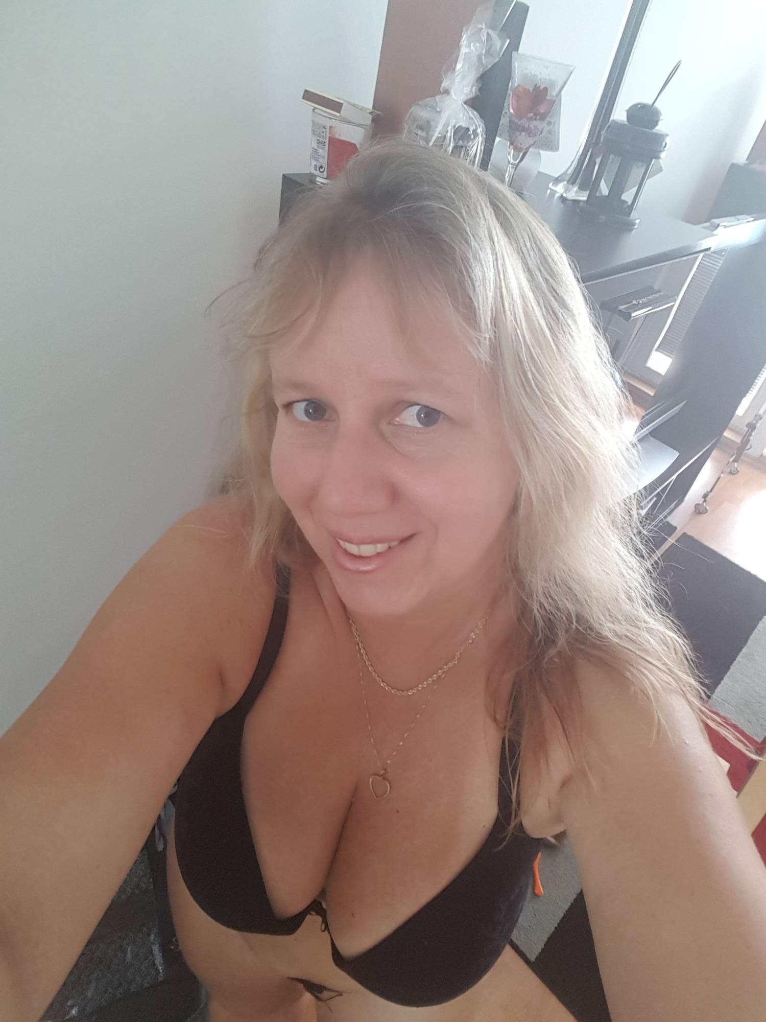 rajce kitchen naked girls 