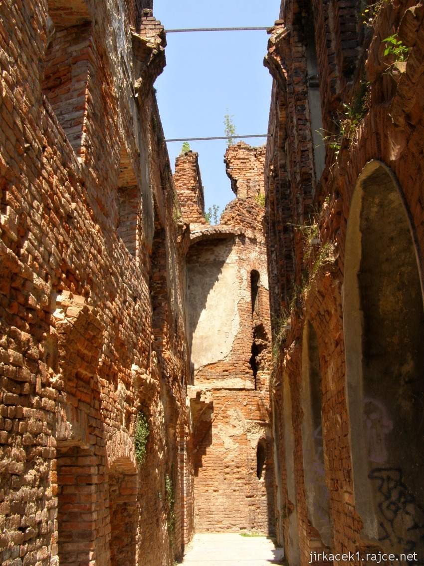 Tworków - ruiny zámku