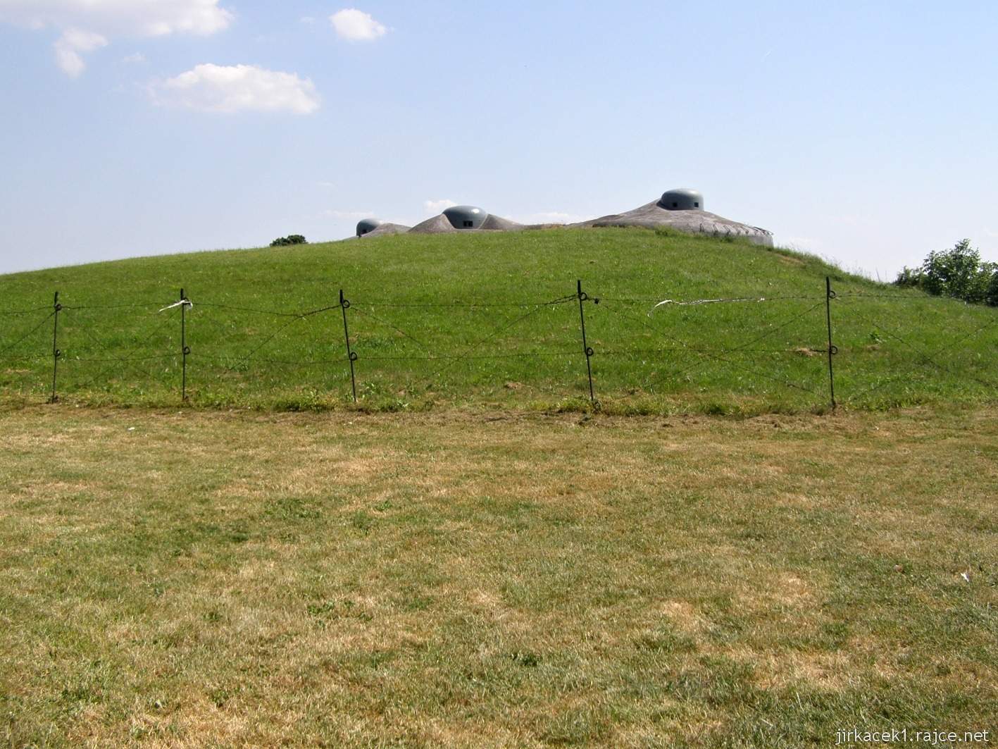 Darkovičky - čs. opevnění - pěchotní srub MO-S 19 Alej