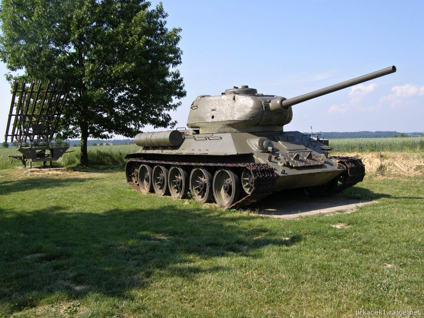 Darkovičky - čs. opevnění - pěchotní srub MO-S 19 Alej