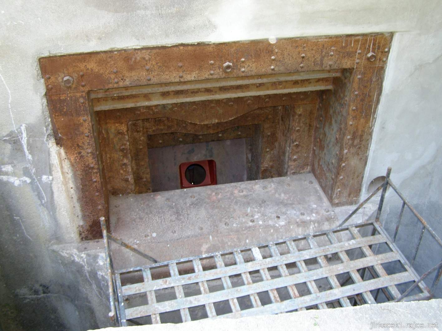 Darkovičky - čs. opevnění - pěchotní srub MO-S 24 Signál