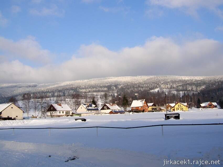 Deštné v Orlických horách - zimní pohled na obec